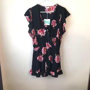 NWT Umgee floral romper M